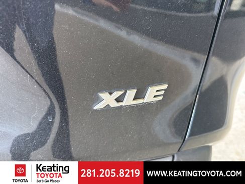 Used 2020 Toyota RAV4 XLE Premium image 10