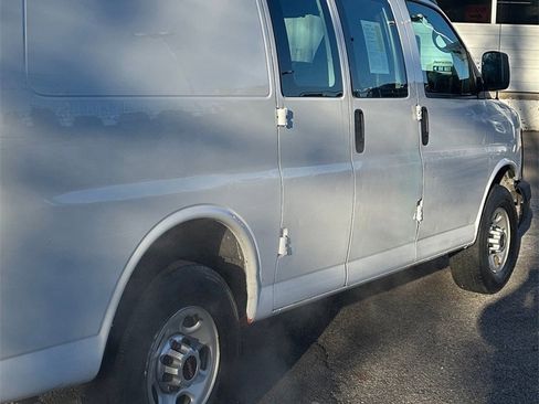 Used 2013 GMC Savana 2500 w/ Cold Climate Package image 4