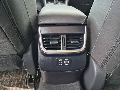 Used 2023 Subaru Outback Premium AWD/4WD image 18