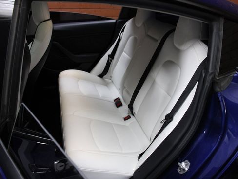 Used 2022 Tesla Model 3 Performance image 32