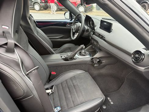 Used 2025 MAZDA MX-5 Miata Club w/ Brembo/BBS Recaro Package RWD image 3