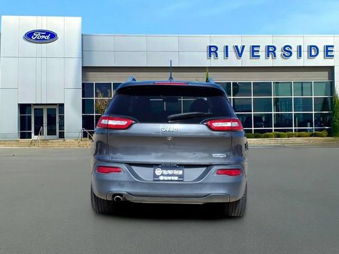 Used 2015 Jeep Cherokee Latitude FWD image 6