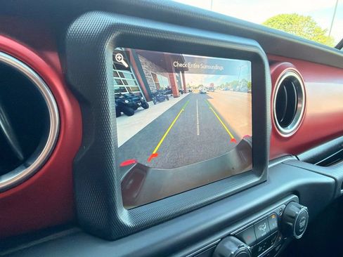 Used 2022 Jeep Gladiator Rubicon w/ LED Lighting Group AWD/4WD image 24