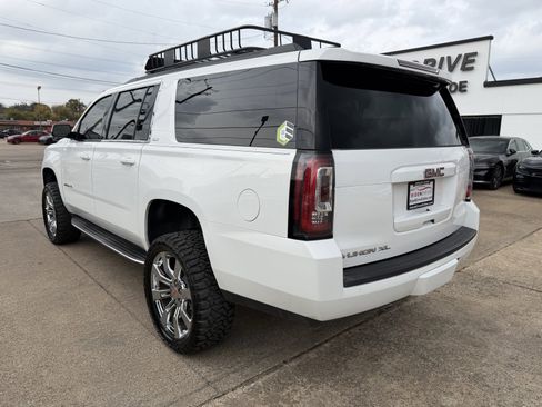 Used 2018 GMC Yukon XL SLT image 4