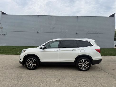 Used 2017 Honda Pilot Elite image 4