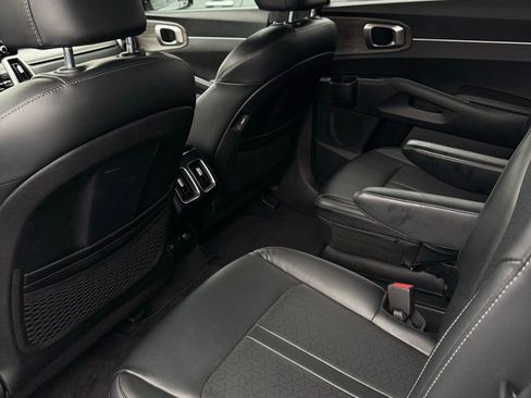 Used 2021 Kia Sorento EX image 28