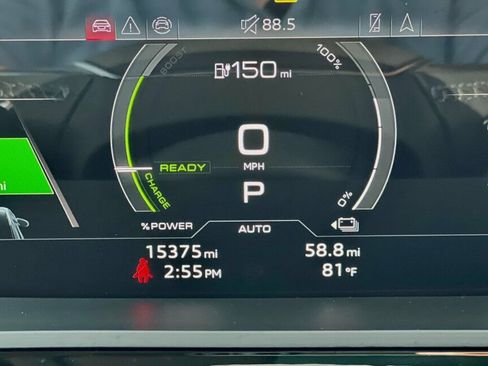 Used 2024 Audi Q8 e-tron Premium Plus w/ Premium Plus Package AWD/4WD image 21