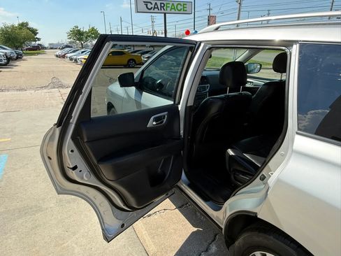 Used 2020 Nissan Pathfinder SL AWD/4WD image 21