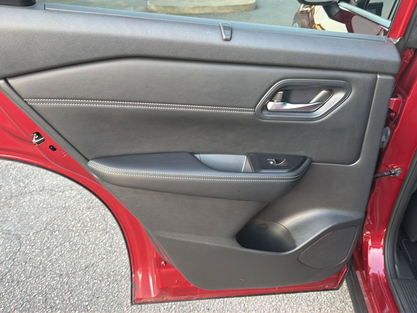 Used 2024 Nissan Rogue SL w/ SL Premium Package FWD image 17