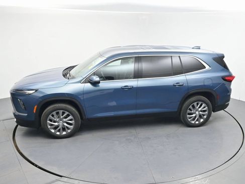 Used 2025 Buick Enclave Preferred AWD/4WD image 31