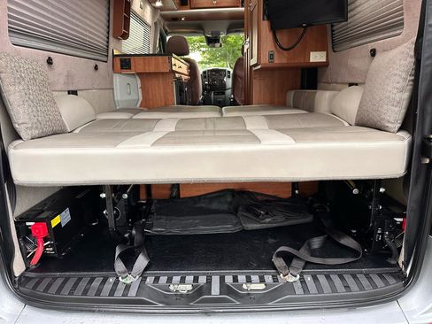 Used 2016 Mercedes-Benz Sprinter 2500 image 86