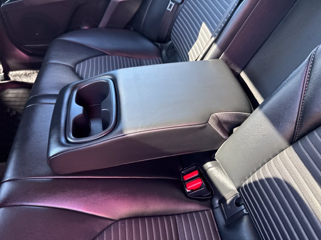 Used 2020 Toyota Camry SE FWD image 33