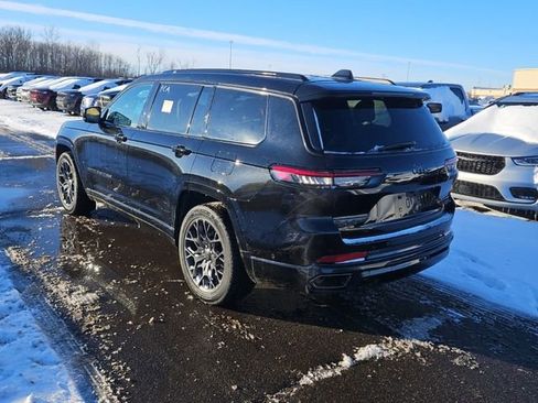 Used 2024 Jeep Grand Cherokee L Summit w/ High Altitude Package image 18