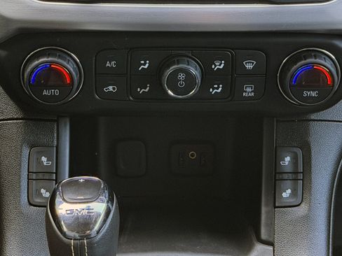 Used 2019 GMC Acadia SLT FWD image 10
