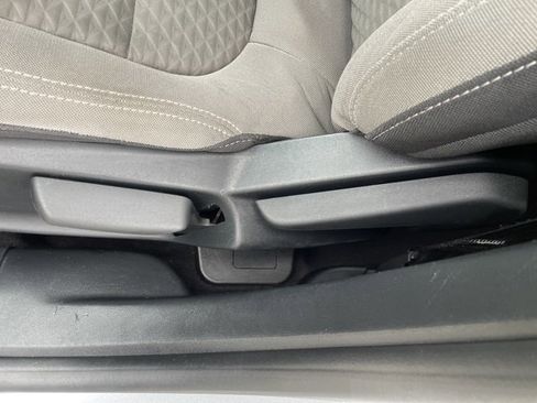 Used 2022 Ford Escape SE image 22