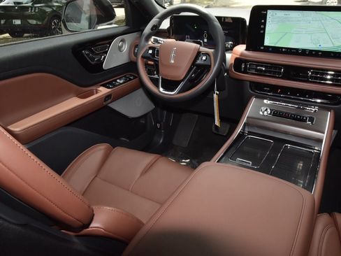 New 2026 Lincoln Aviator Reserve AWD/4WD image 16