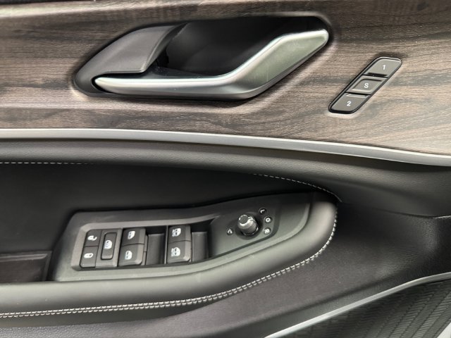 New 2027 Jeep Grand Cherokee L Limited AWD/4WD image 30