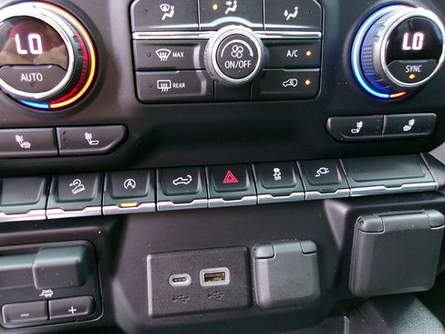 Used 2021 Chevrolet Silverado 1500 LT Trail Boss w/ Convenience Package II image 20