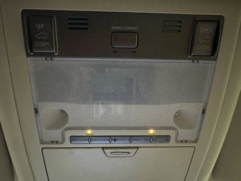 Used 2013 Lexus LX 570 4WD image 27