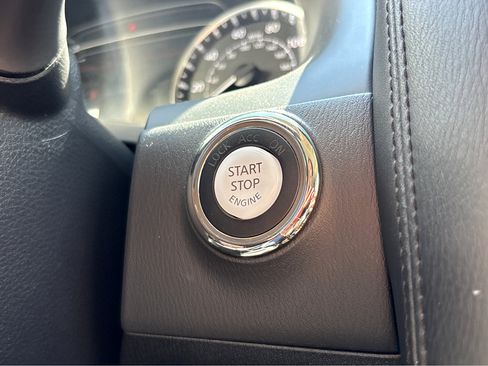 Used 2023 Nissan Armada SL image 4