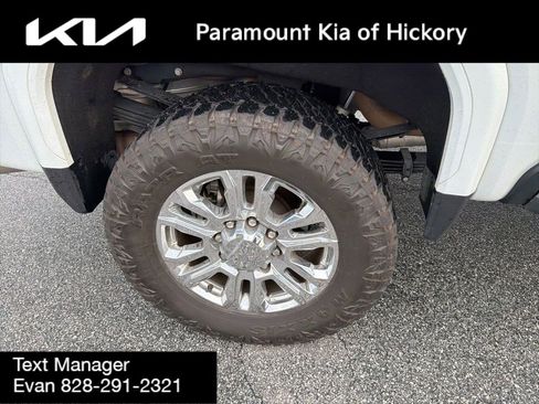 Used 2023 GMC Sierra 3500 Denali AWD/4WD image 11