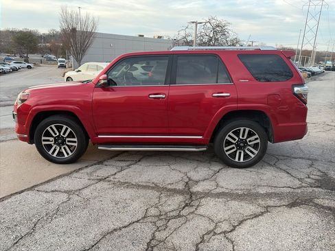 Used 2018 Toyota 4Runner Limited image 8