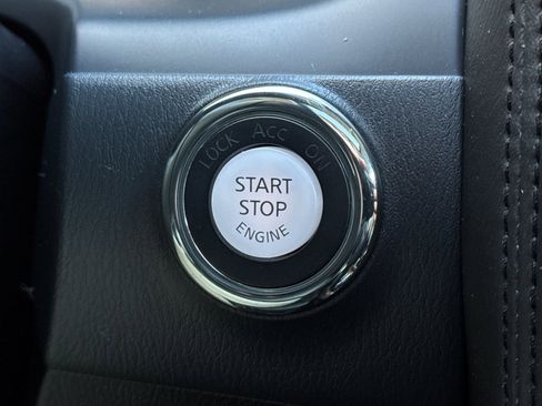 Used 2022 Nissan Armada SL w/ Captain's Chairs Package image 21