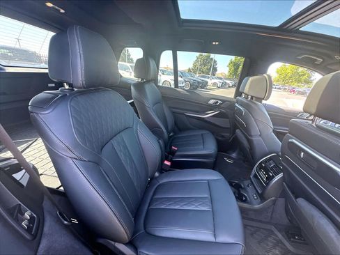 Used 2026 BMW X7 M60i AWD/4WD image 25