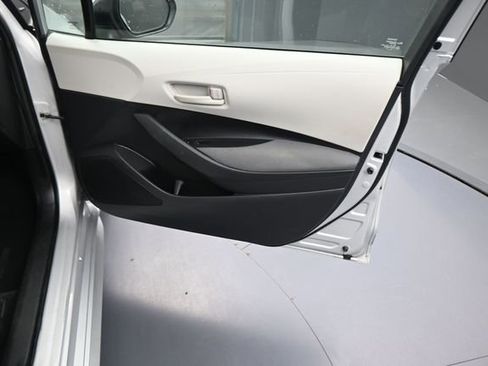 Used 2022 Toyota Corolla LE FWD image 66