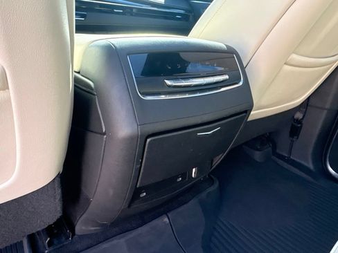Used 2022 Cadillac Escalade ESV Sport w/ Touring Package AWD/4WD image 19