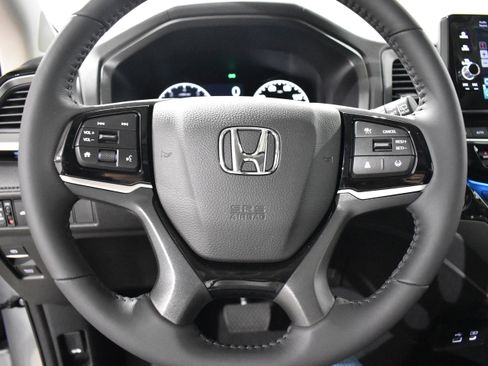 New 2026 Honda Odyssey Touring image 12