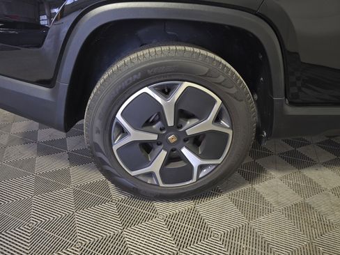 Used 2024 Rivian R1T Adventure image 12