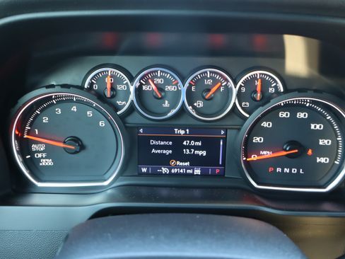 Used 2019 Chevrolet Silverado 1500 LT Trail Boss AWD/4WD image 24