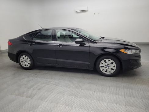 Used 2019 Ford Fusion S image 11