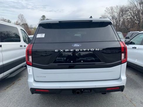 New 2025 Ford Expedition Active image 20