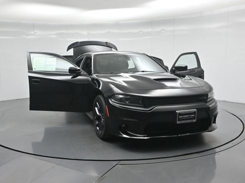 Used 2022 Dodge Charger GT w/ Blacktop Package image 32