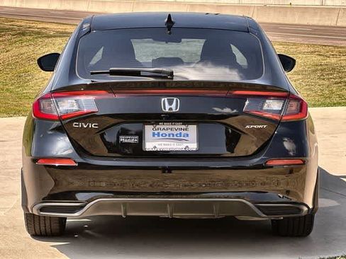 Used 2023 Honda Civic Sport image 6