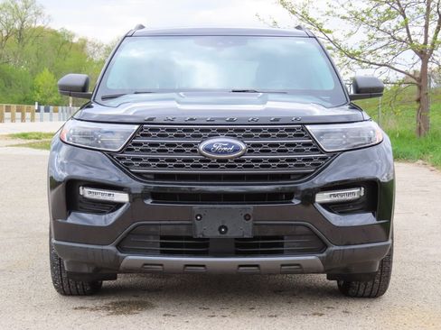 Used 2021 Ford Explorer XLT w/ Equipment Group 202A AWD/4WD image 4