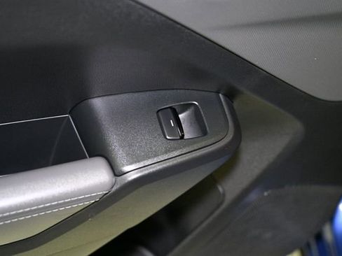 Used 2025 Subaru Crosstrek 2.0i Premium image 48