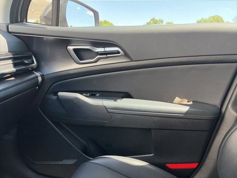 Certified 2024 Kia Sportage EX w/ EX Premium Package image 11