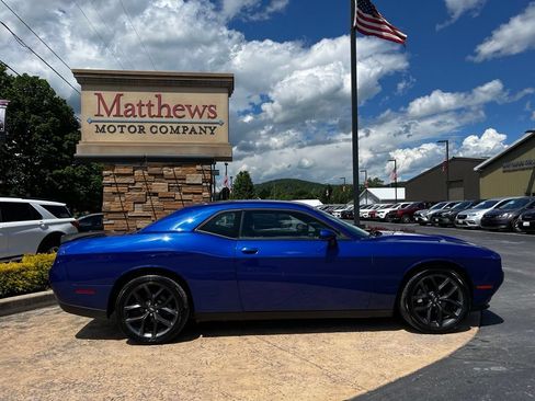Used 2022 Dodge Challenger SXT w/ Blacktop Package RWD image 4