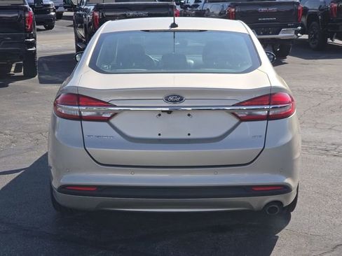 Used 2017 Ford Fusion SE w/ Fusion SE Technology Package FWD image 18