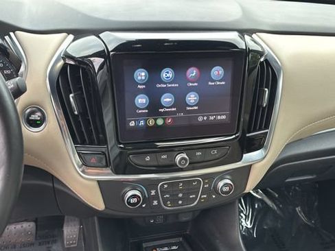 Used 2022 Chevrolet Traverse LT w/ LT Premium Package FWD image 25