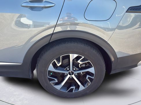 Used 2025 Kia Sportage EX FWD image 30