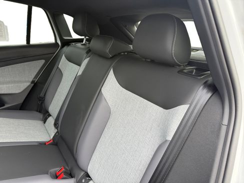 Certified 2023 Volkswagen ID.4 Pro RWD image 16
