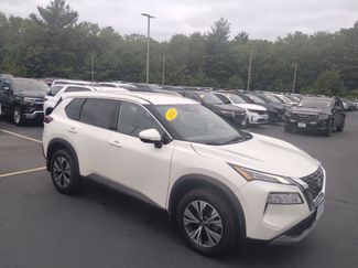 Used 2021 Nissan Rogue SV image 1