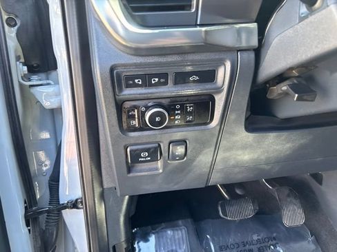 Used 2023 Ford F150 Lariat AWD/4WD image 16