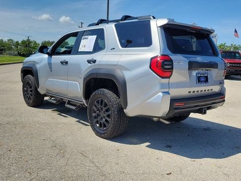 Used 2026 Toyota 4Runner SR5 AWD/4WD image 4