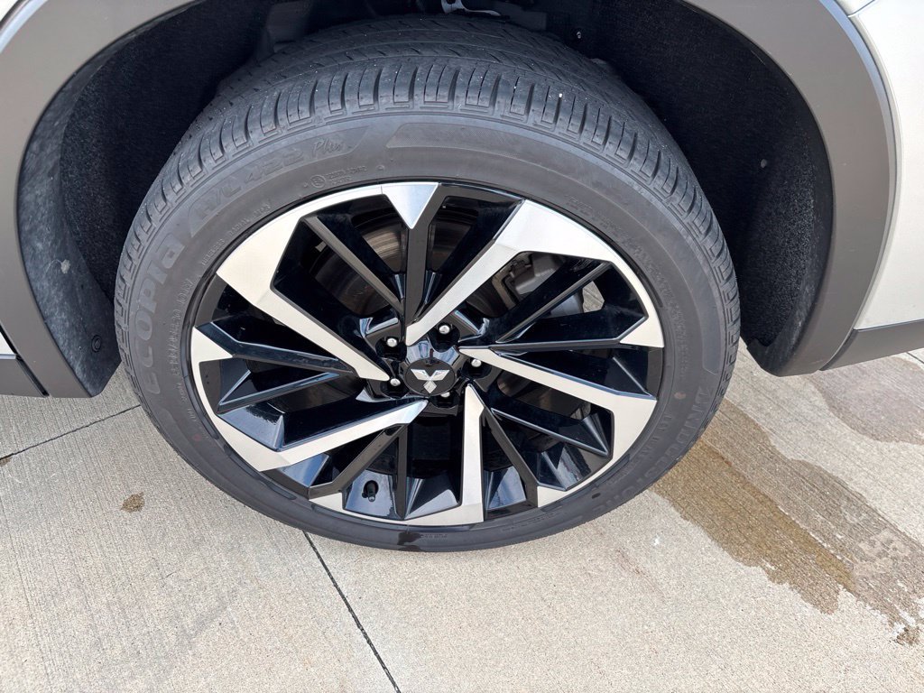Used 2023 Mitsubishi Outlander SE AWD/4WD image 11