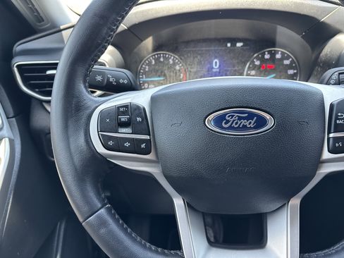 Used 2021 Ford Explorer XLT w/ Equipment Group 202A image 31